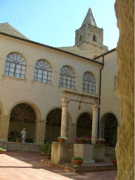 O claustro do convento